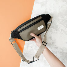 Load image into Gallery viewer, BERYL BUMBAG olive green / black