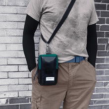 Load image into Gallery viewer, VADA PHONE POUCH / olive green / purple