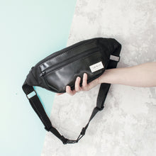 Load image into Gallery viewer, BERYL BUMBAG black / black