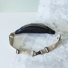 Load image into Gallery viewer, BERYL BUMBAG olive green / black