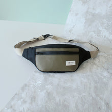 Load image into Gallery viewer, BERYL BUMBAG olive green / black