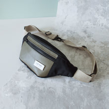 Load image into Gallery viewer, BERYL BUMBAG olive green / black