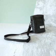 Load image into Gallery viewer, HUNTER CROSS BODY BAG / black