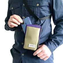 Load image into Gallery viewer, VADA PHONE POUCH / green / black / orange