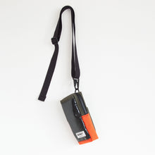 Load image into Gallery viewer, VADA PHONE POUCH / forest green / orange