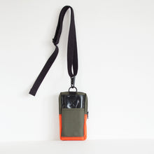 Load image into Gallery viewer, VADA PHONE POUCH / forest green / orange
