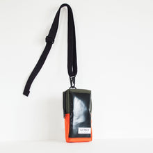 Load image into Gallery viewer, VADA PHONE POUCH / forest green / orange