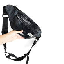 Load image into Gallery viewer, BERYL BUMBAG / black / various colours
