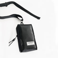 Load image into Gallery viewer, VADA PHONE POUCH black