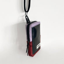 Load image into Gallery viewer, VADA PHONE POUCH / lilac / maroon