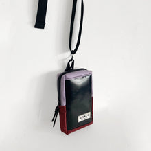 Load image into Gallery viewer, VADA PHONE POUCH / lilac / maroon