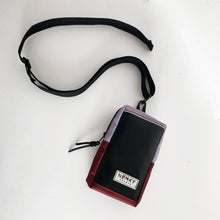 Load image into Gallery viewer, VADA PHONE POUCH / lilac / maroon