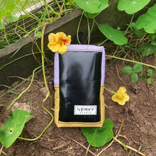 Load image into Gallery viewer, VADA PHONE POUCH / lilac / mustard