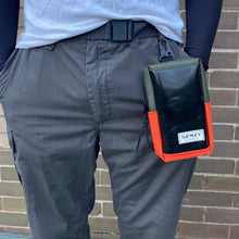 Load image into Gallery viewer, VADA PHONE POUCH / forest green / orange