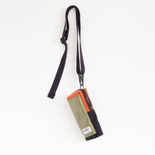 Load image into Gallery viewer, VADA PHONE POUCH / green / black / orange
