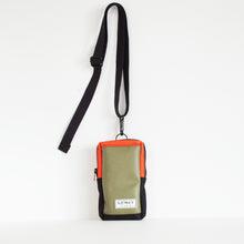 Load image into Gallery viewer, VADA PHONE POUCH / green / black / orange
