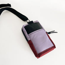 Load image into Gallery viewer, VADA PHONE POUCH / lilac / maroon
